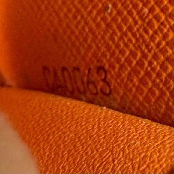 Louis Vuitton Orange Epi Leather 6 Key Holder Case Wallet - Picture 16 of 16